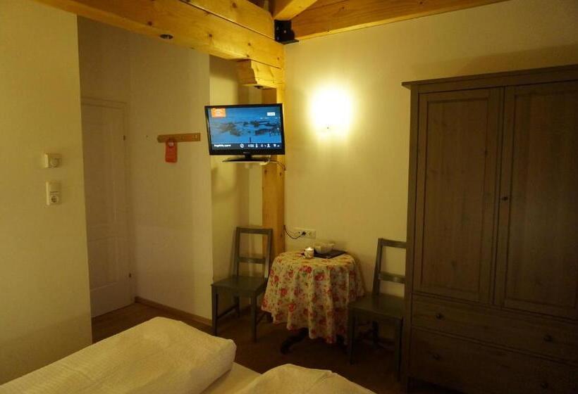 آپارتمان 2 خوابه با بالکن, Haus Senoner