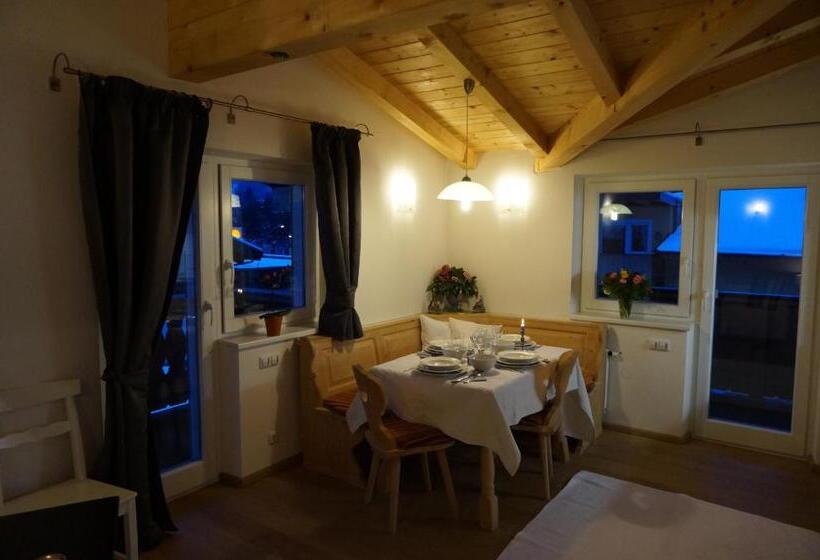 آپارتمان 2 خوابه با بالکن, Haus Senoner