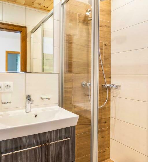 غرفة قياسية, Hinterkellaubauer