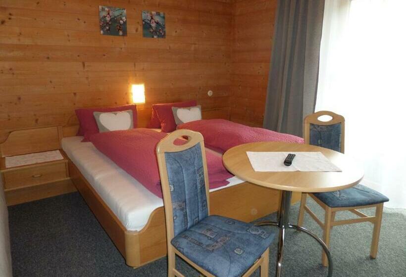 חדר סטנדרט לשלושה, Pension Herzoggut