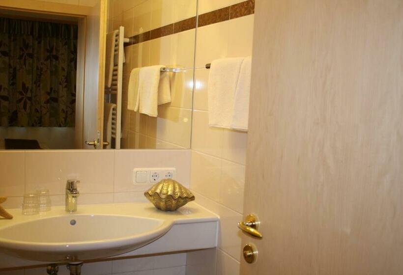 غرفة قياسية مزوَّدة بشُرفة, Zimmervermietung Babsy