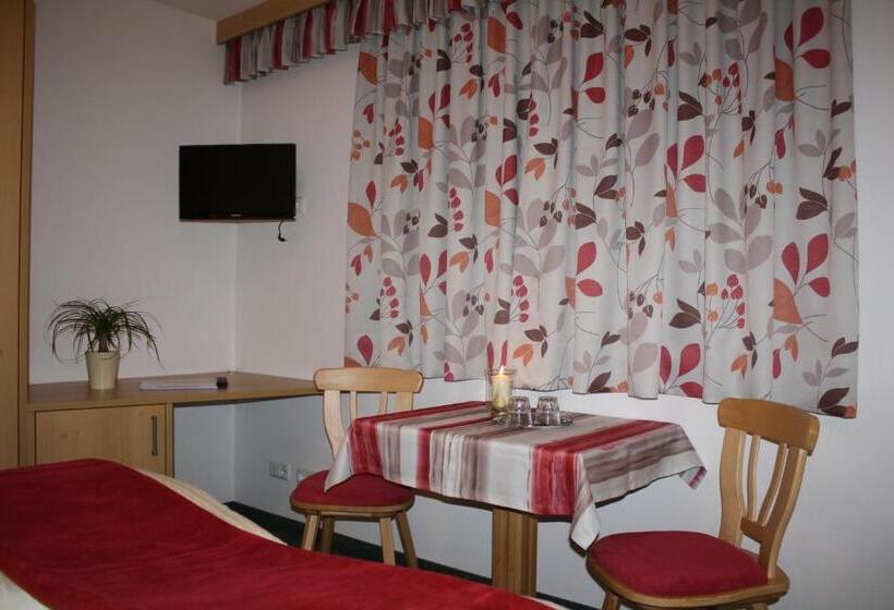 غرفة قياسية مزوَّدة بشُرفة, Zimmervermietung Babsy