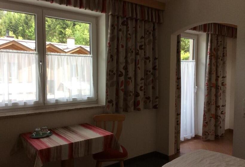 غرفة قياسية مزوَّدة بشُرفة, Zimmervermietung Babsy