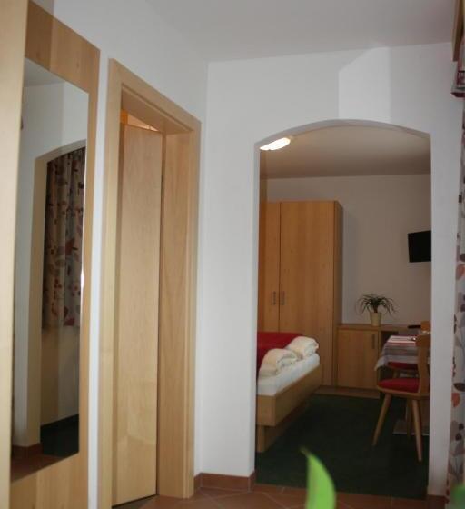 غرفة قياسية مزوَّدة بشُرفة, Zimmervermietung Babsy