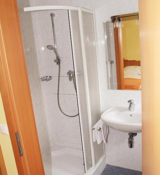 اتاق استاندارد سه نفره, Highway   Bed & Breakfast