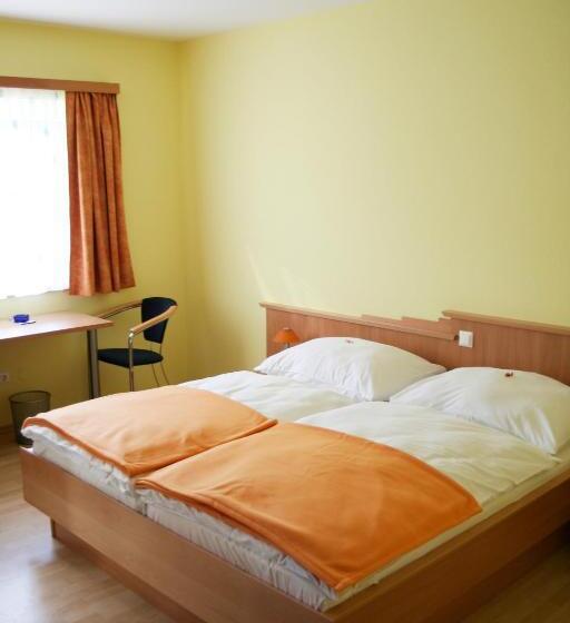 اتاق استاندارد سه نفره, Highway   Bed & Breakfast