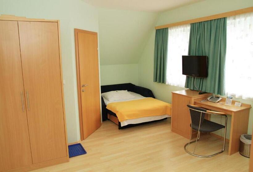 Номер Стандарт Трехместный, Highway   Bed & Breakfast