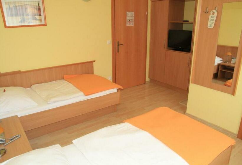 اتاق استاندارد یک نفره, Highway   Bed & Breakfast