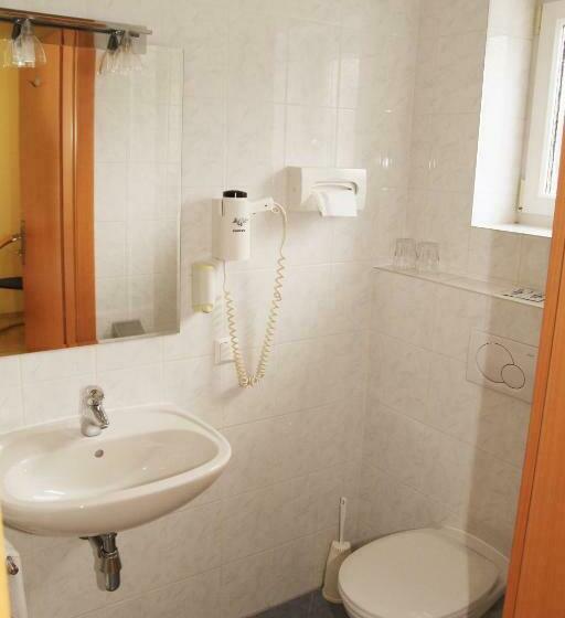 اتاق استاندارد یک نفره, Highway   Bed & Breakfast