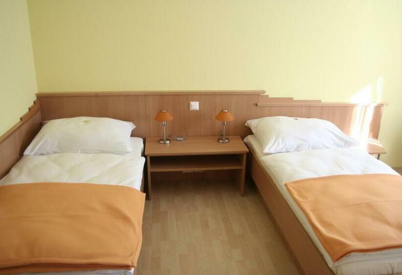 اتاق استاندارد یک نفره, Highway   Bed & Breakfast