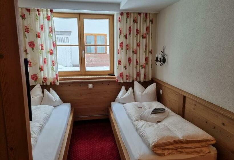 Family Suite, Acerina Superior