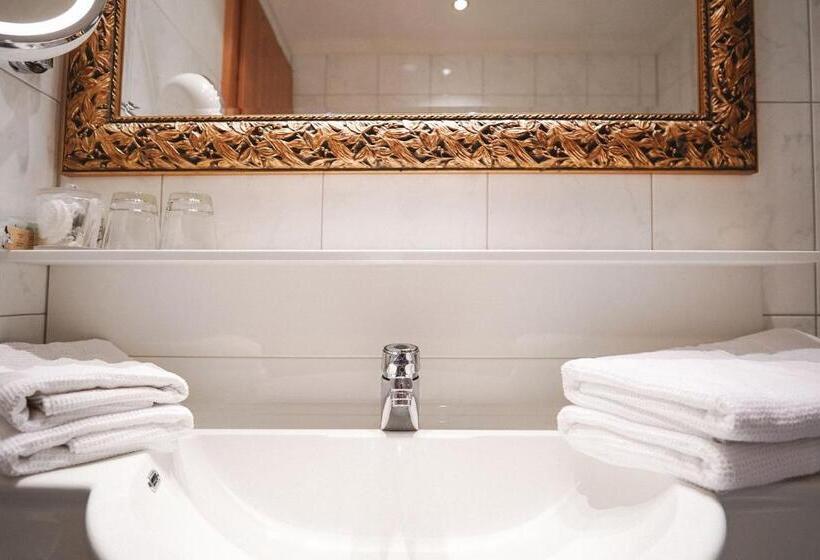 Номер Стандарт, Acerina Superior