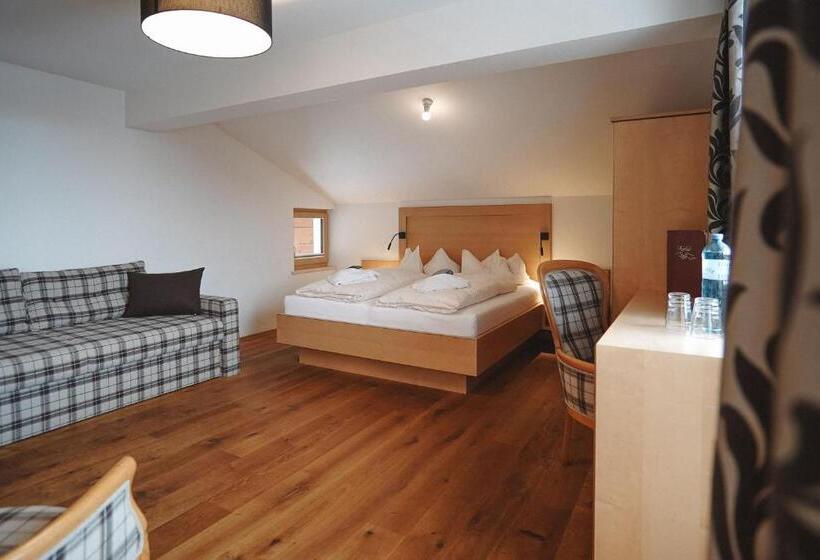 Family Suite, Acerina Superior