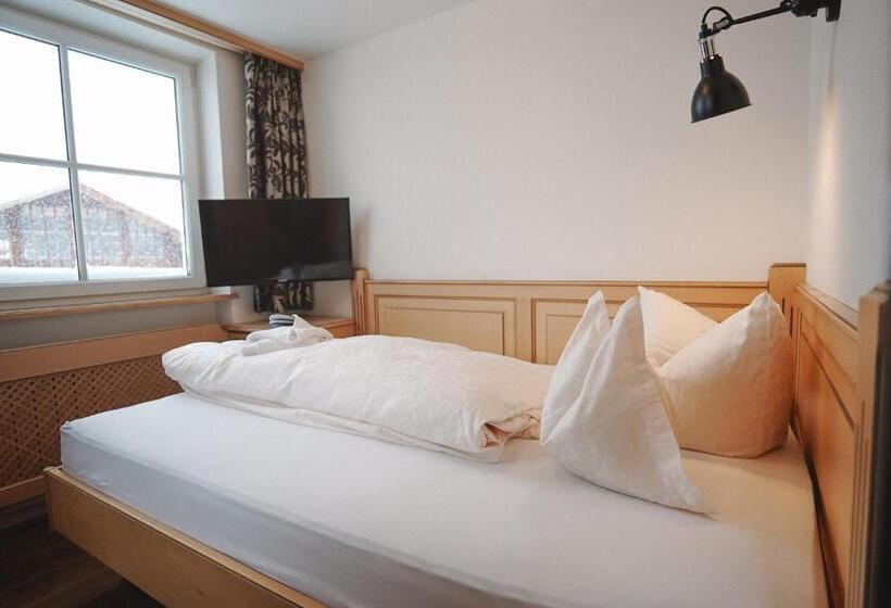 Family Suite, Acerina Superior