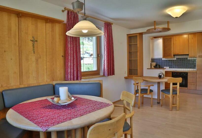 Апартаменты 1 Спальня с Балконом, Alp Larain B&b