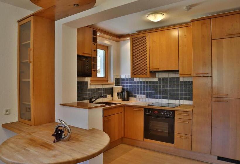 Апартаменты 1 Спальня с Балконом, Alp Larain B&b