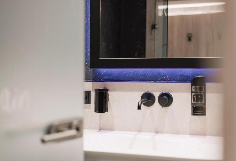 스탠다드 발코니 스튜디오, Alp Larain B&b