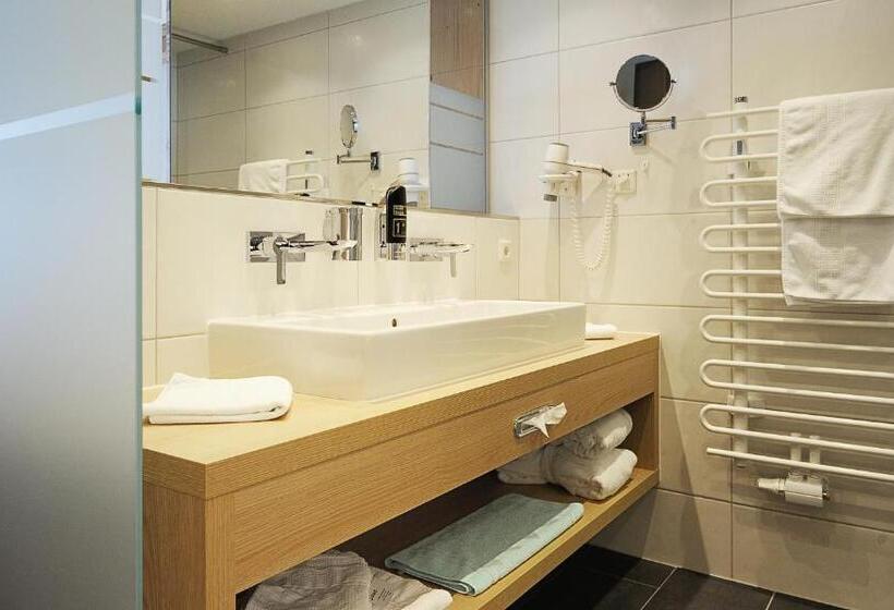 バルコニー付きデラックスルーム, Alp Larain B&b