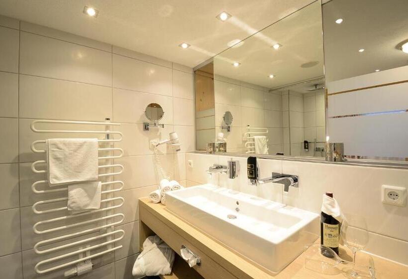 스탠다드 룸 산 전망, Alp Larain B&b