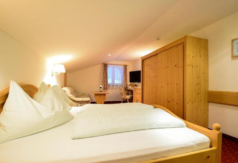 스탠다드 룸 산 전망, Alp Larain B&b