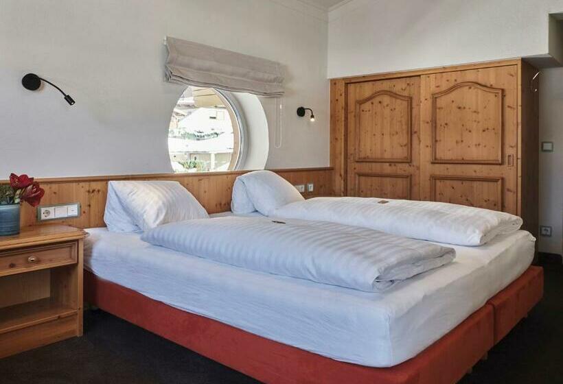 スタンダードルーム, Garni Pinzgau, Bernd Hüttl