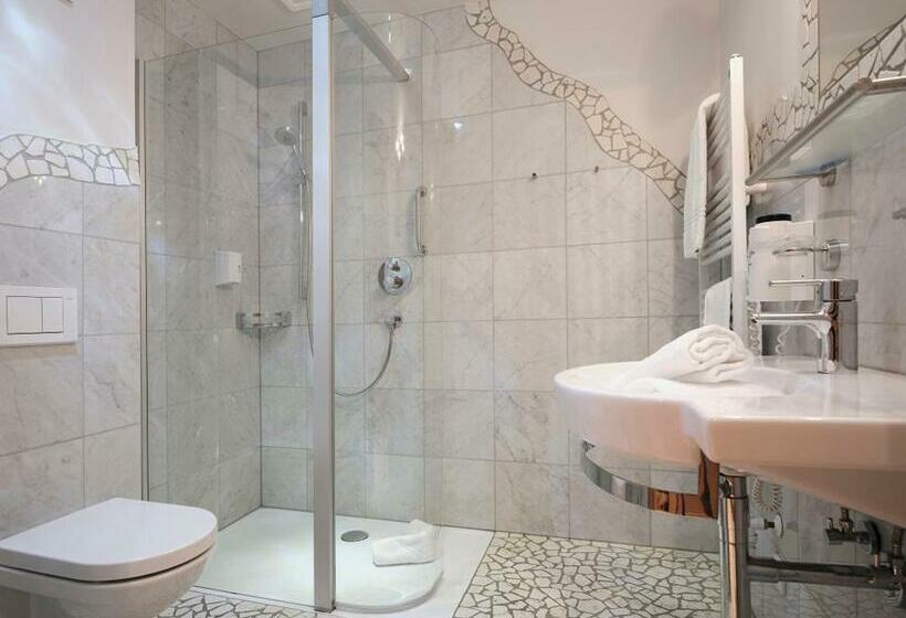 スタンダードルーム, Garni Pinzgau, Bernd Hüttl