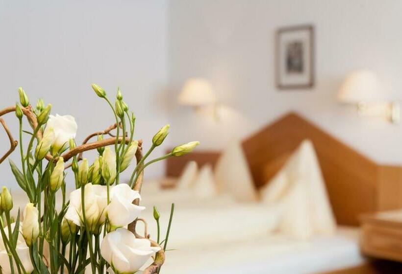 발코니가 있는 스위트, Jagdhof Bed & Breakfast