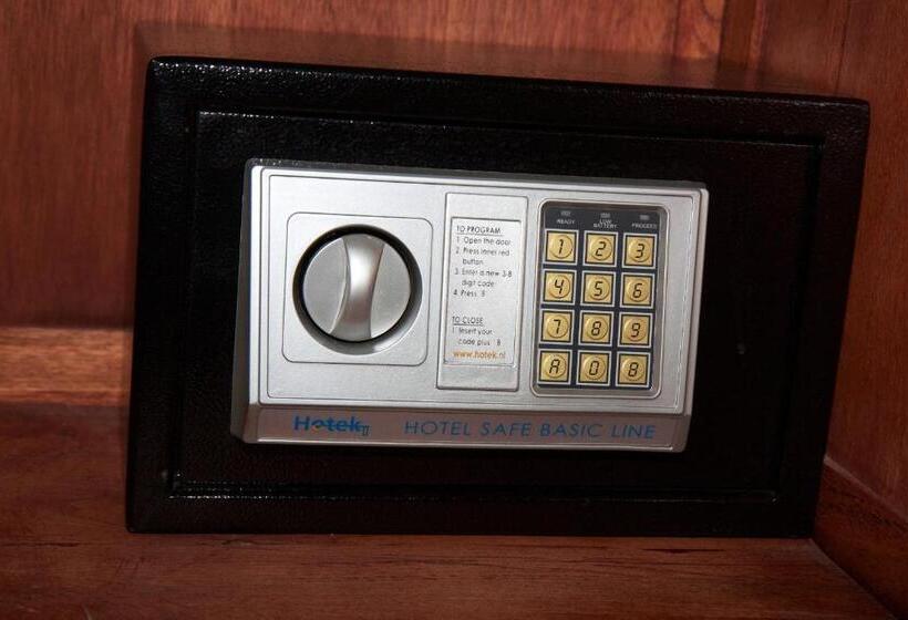 スタンダードトリプルルーム, Le New Matinal