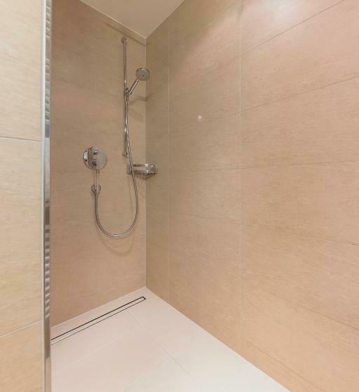 컴포트 트리플 룸, M3