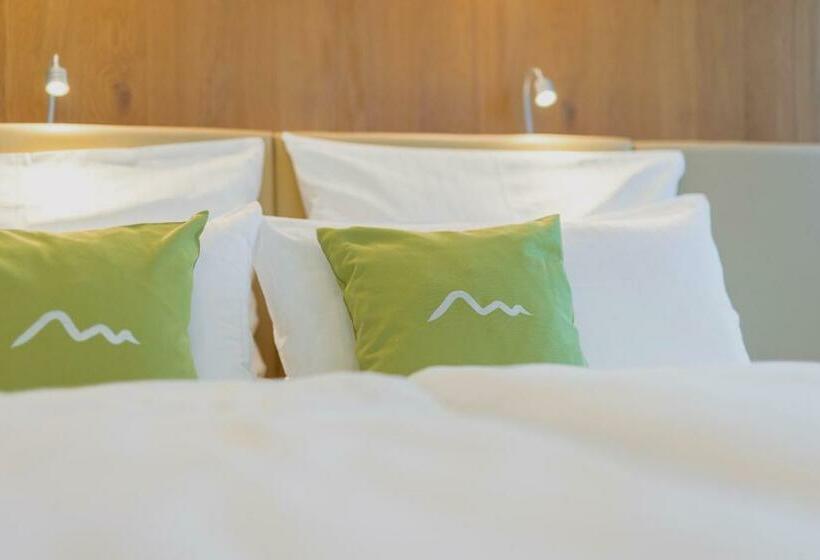 컴포트 트리플 룸, M3