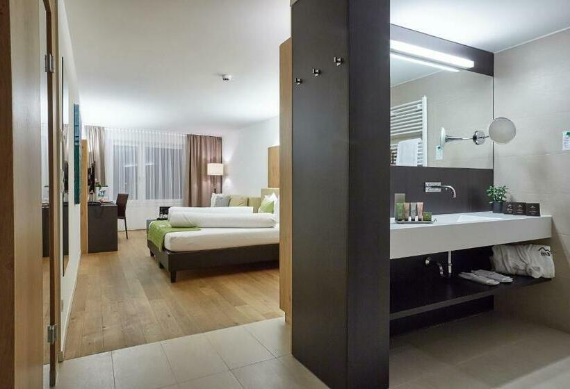 컴포트 트리플 룸, M3