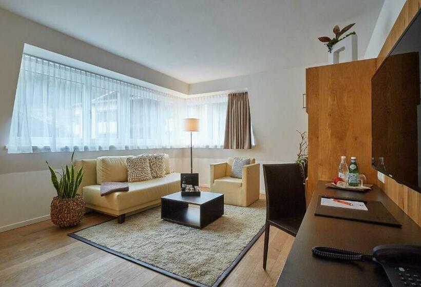 컴포트 트리플 룸, M3