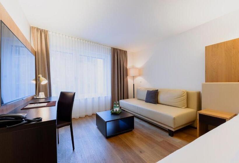 컴포트 트리플 룸, M3