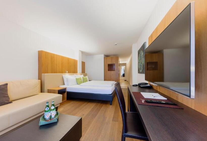 컴포트 트리플 룸, M3