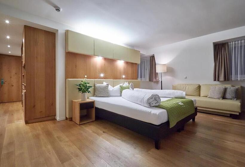 수피리어 트리플 룸, M3