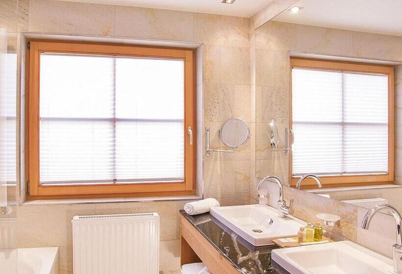 Трехместный Номер Deluxe, Salnerhof Superior Lifestyle Resort