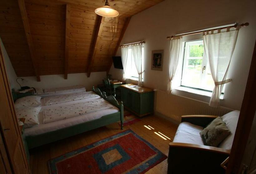 חדר סטנדרט לשלושה, Stoffbauer Gmbh