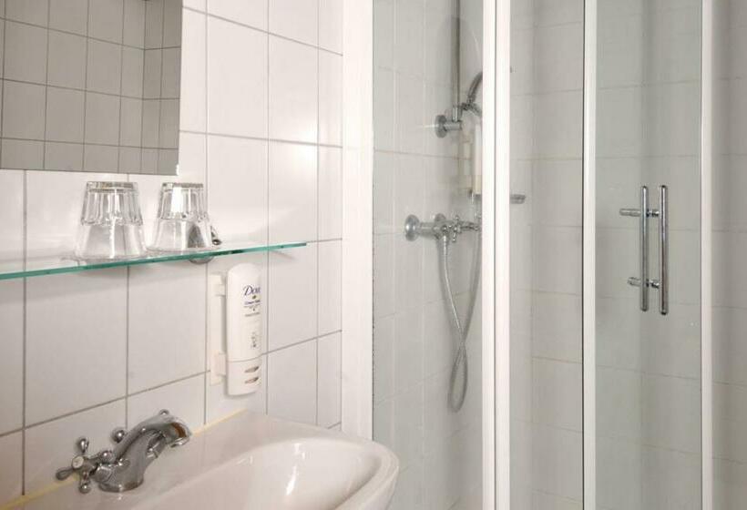 חדר סטנדרט לשלושה, Stoffbauer Gmbh