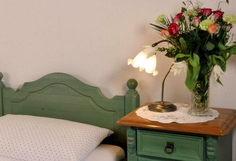 חדר סטנדרט לשלושה, Stoffbauer Gmbh