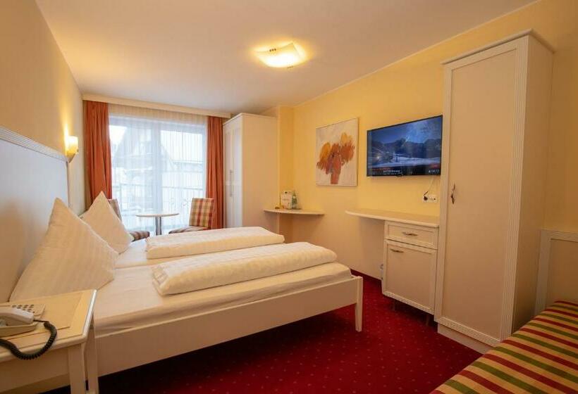 Quarto Estandar com Sacada, The Hotel   Himmlisch Wohlfühlen