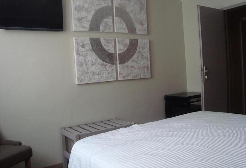 컴포트 룸, Tropicana