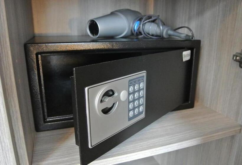 Номер Deluxe с Балконом, Tropicana