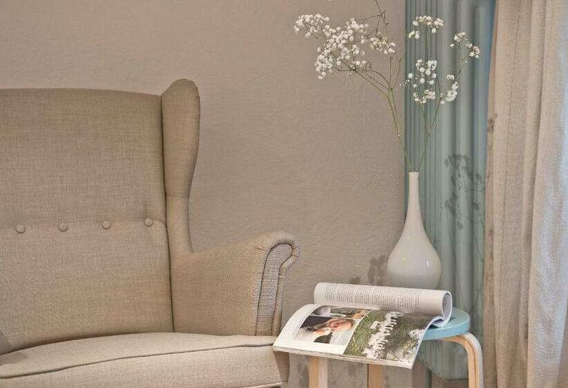 スタンダードルーム, Unterwirt   Das Kleine Gourmet