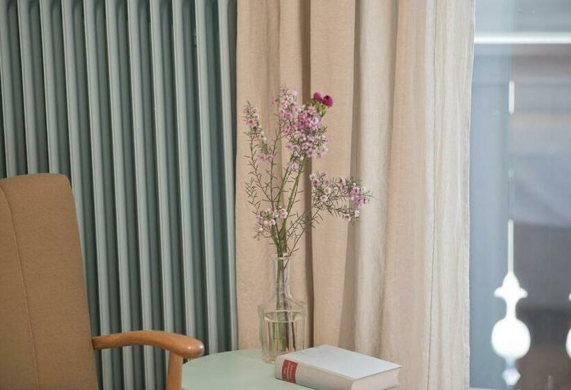 スタンダードルーム, Unterwirt   Das Kleine Gourmet