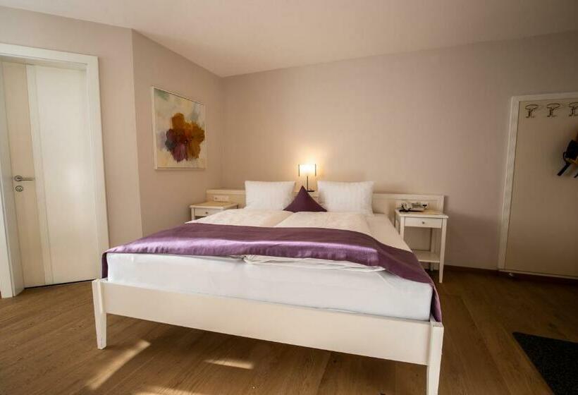 חדר דלוקס עם מרפסת, The Hotel   Himmlisch Wohlfühlen