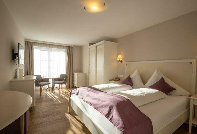 חדר דלוקס עם מרפסת, The Hotel   Himmlisch Wohlfühlen