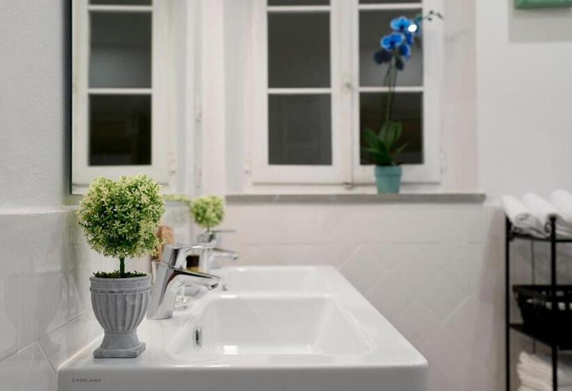 سوییت خانوادگی, The Artists' Palace Florence