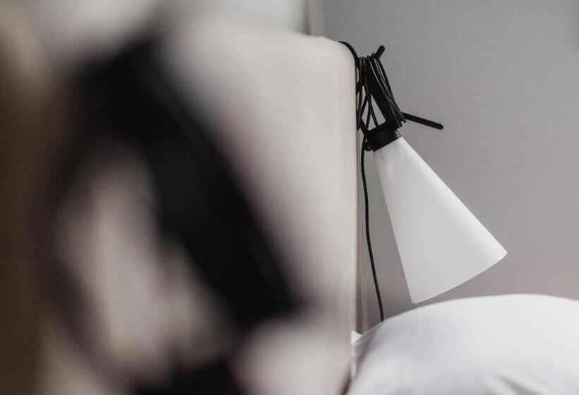 سوییت لوکس, The Artists' Palace Florence