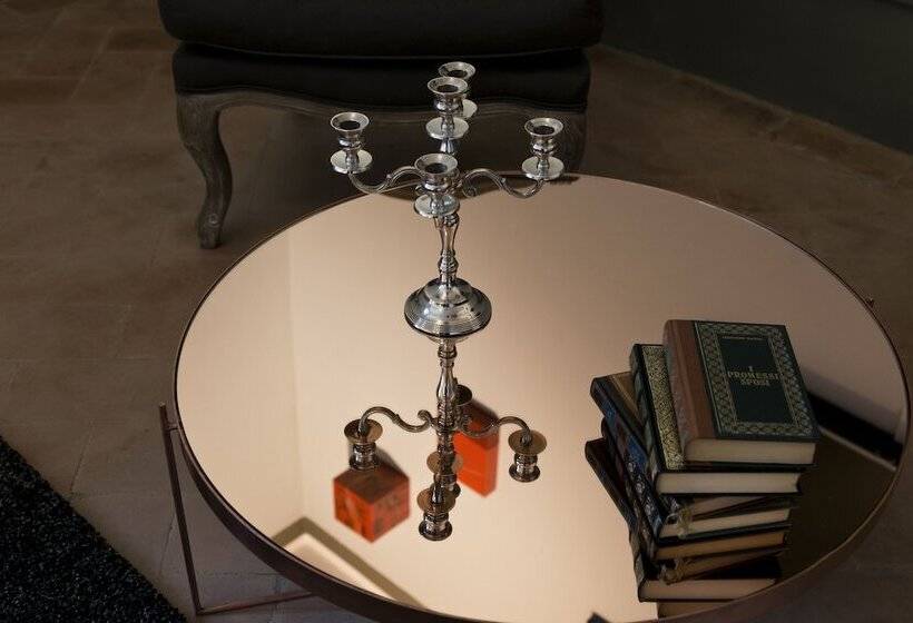 سوییت خانوادگی, The Artists' Palace Florence