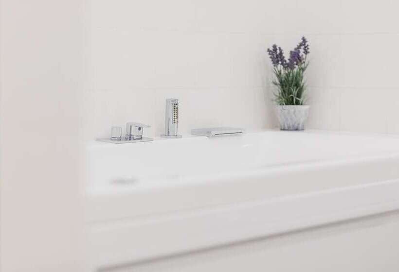 سوییت خانوادگی, The Artists' Palace Florence